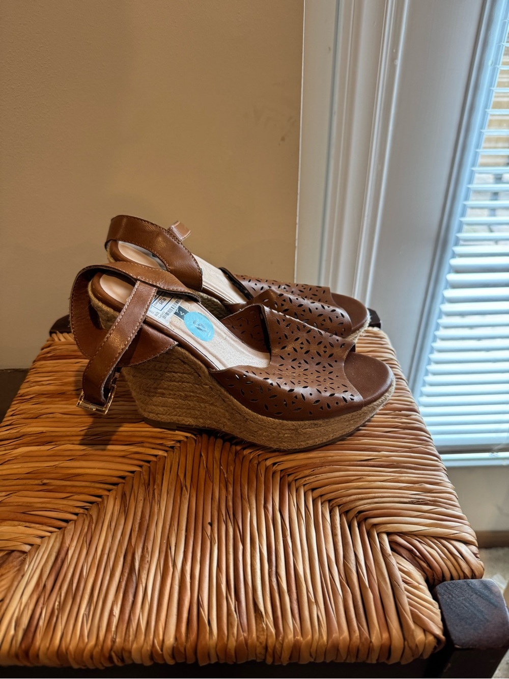 Black Rivet Brown Women's Wedge Sandals size 6
